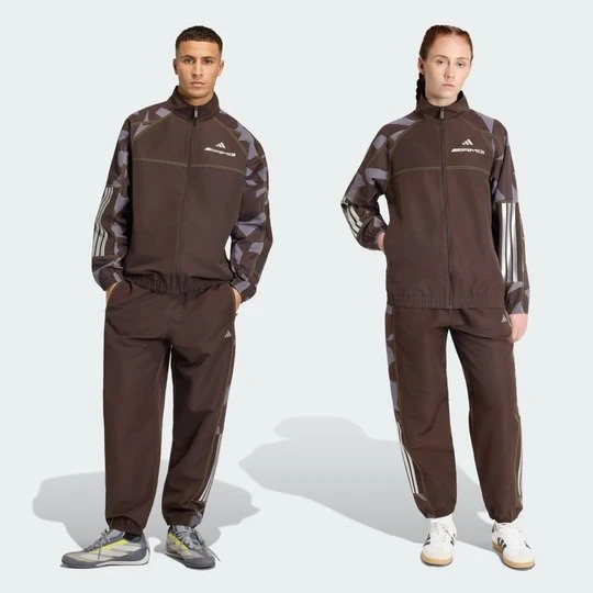 Zdjęcie produktu SPODNIE DRESOWE AMG CAMO WOVEN Adidas brązowy