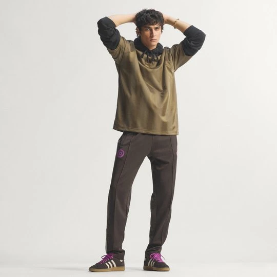 Zdjęcie produktu Spodnie dresowe Chile Originals Adidas Night Brown