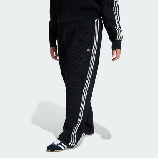 Zdjęcie produktu Spodnie dresowe Crotchet Firebird Adidas czarny