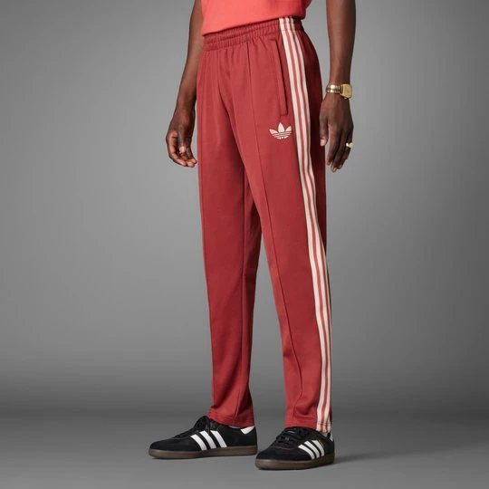Zdjęcie produktu Spodnie dresowe FC Bayern Adidas Mystery Red