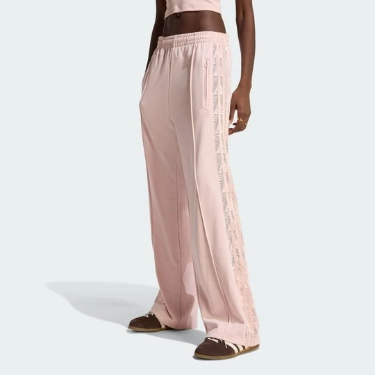 Zdjęcie produktu SPODNIE DRESOWE FIREBIRD LACE Adidas Sandy Pink