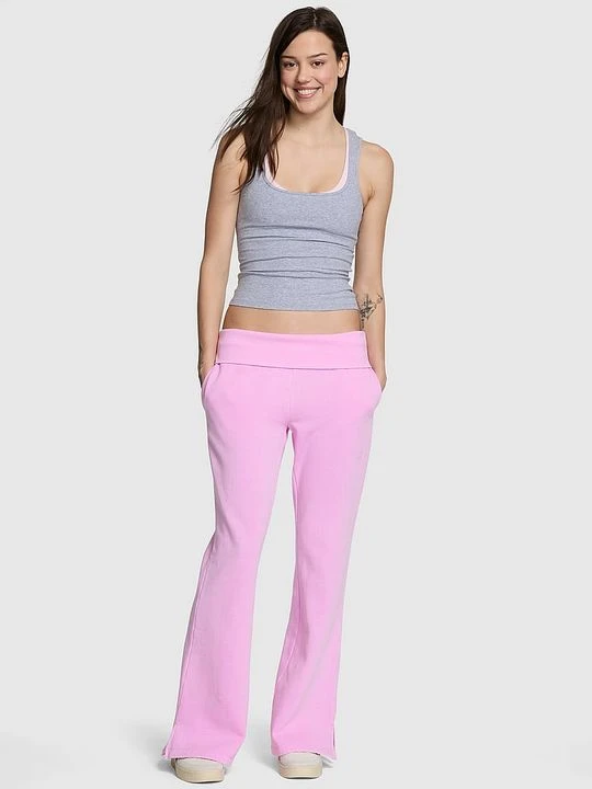 Zdjęcie produktu PINK Spodnie dresowe bawełniane Ivy Fleece z owijanym pasem rozszerzane nogawki Victoria's Secret Fioletowy