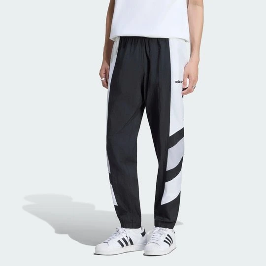 Zdjęcie produktu Spodnie dresowe Juventus Turyn EQT Adidas czarny
