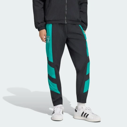 Zdjęcie produktu Spodnie dresowe Liverpool FC EQT Adidas czarny