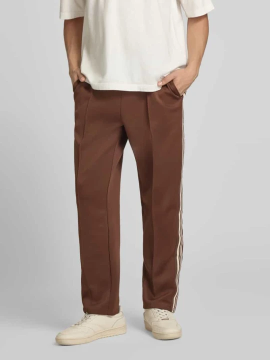 Zdjęcie produktu Spodnie dresowe o kroju regular fit z elastycznym pasem Model 'RIBER' Only & Sons Ciemnobrązowy