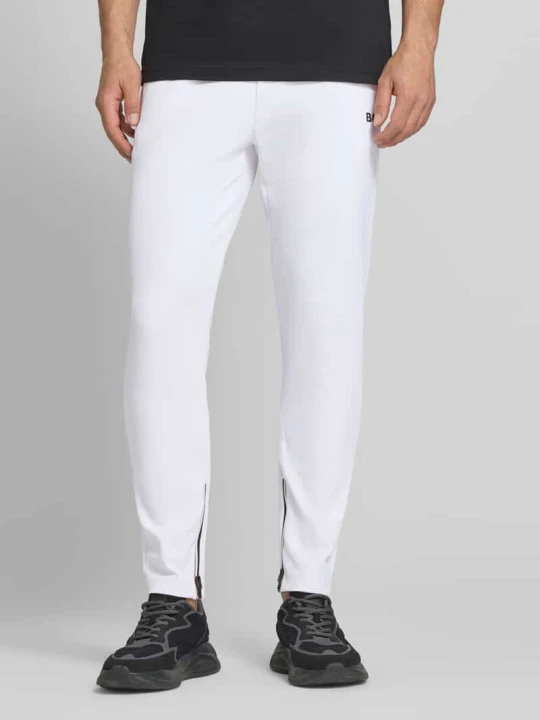 Zdjęcie produktu spodnie dresowe o kroju regular fit z wyhaftowanym logo model 'JT_TOC SPIN LONG' Boss Biały
