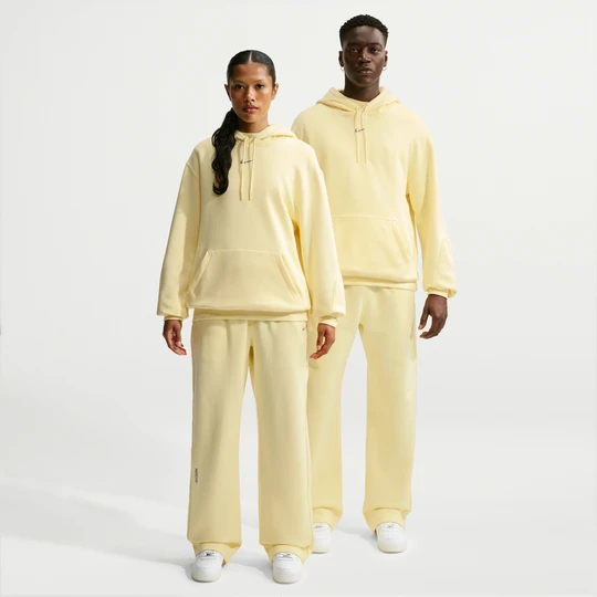 Zdjęcie produktu Spodnie dresowe o luźnym kroju u dołu Fleece CS NOCTA - Brązowy Nike