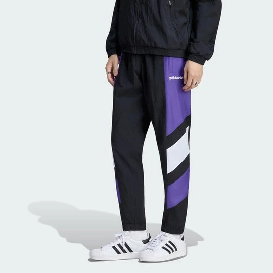 Zdjęcie produktu Spodnie dresowe Real Madryt EQT Adidas czarny