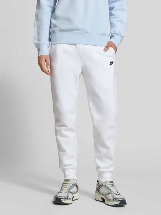 Zdjęcie produktu Spodnie dresowe z wyhaftowanym logo i kieszenią z tyłu Nike Biały