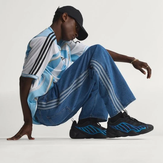 Zdjęcie produktu Spodnie dżinsowe Firebird Adicolor Adidas Blue Denim