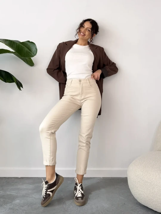 Zdjęcie produktu Spodnie Kremowe Mom Fit ClothStore Cream