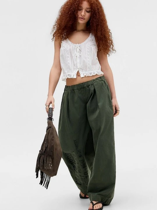 Zdjęcie produktu Spodnie materiałowe BDG Urban Outfitters khaki