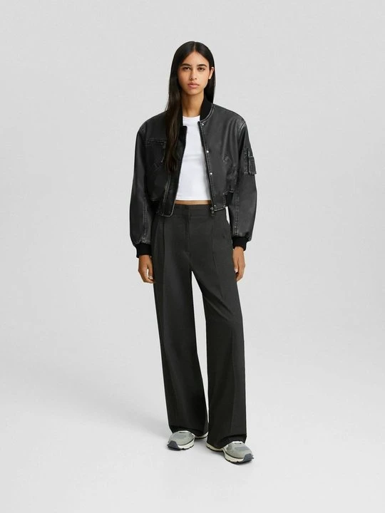Zdjęcie produktu Spodnie materiałowe Bershka ciemnoszary