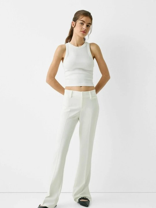 Zdjęcie produktu Spodnie materiałowe Bershka biały