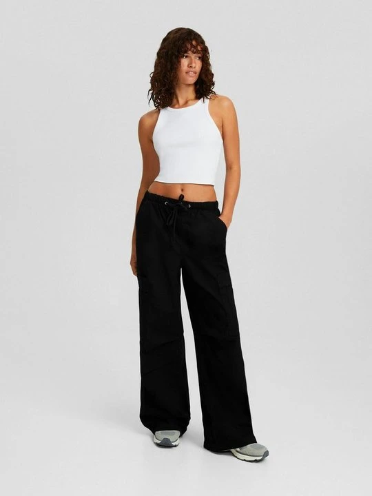 Zdjęcie produktu Spodnie materiałowe Bershka czarny