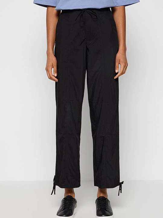 Zdjęcie produktu Spodnie materiałowe Calvin Klein Jeans czarny