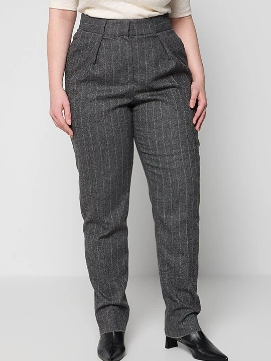 Zdjęcie produktu Spodnie materiałowe Emporio Armani różowy