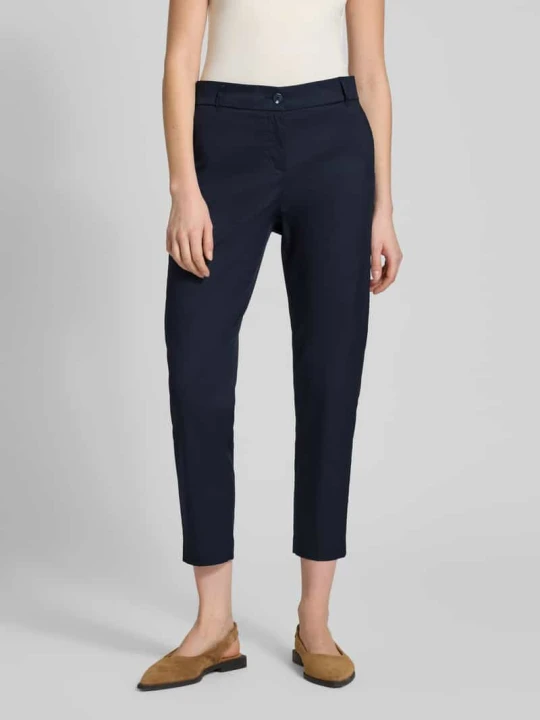 Zdjęcie produktu Spodnie materiałowe o kroju slim fit w skróconym kroju Christian Berg Ciemnoniebieski