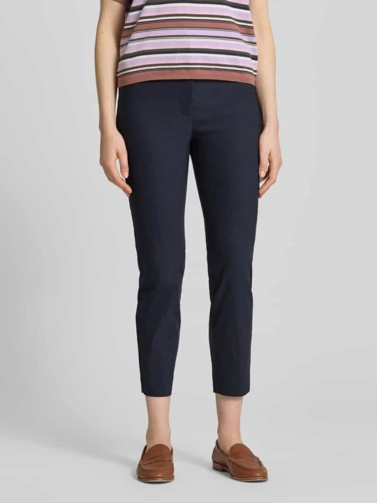 Zdjęcie produktu Spodnie materiałowe o kroju slim fit w skróconym kroju Christian Berg Ciemnoniebieski