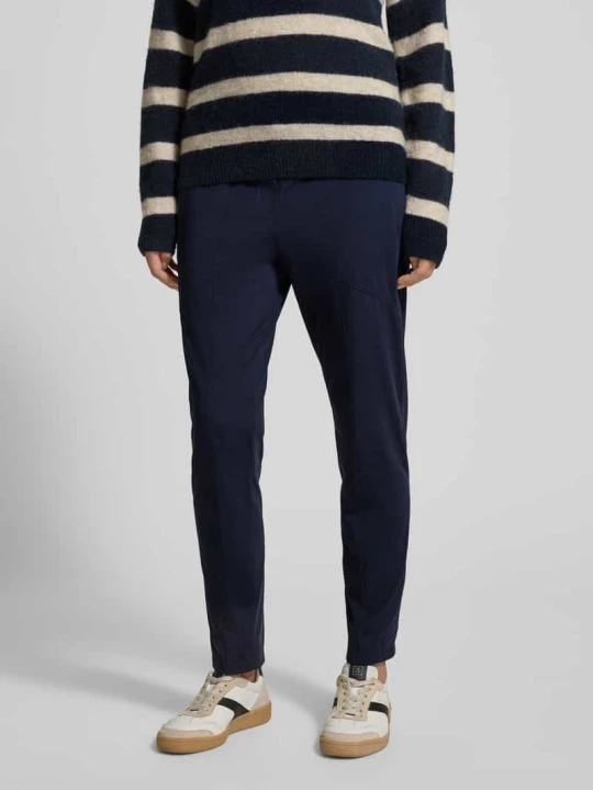 Zdjęcie produktu Spodnie materiałowe o kroju slim fit z kieszeniami zapinanymi na zamek błyskawiczny Marc Cain Granatowy