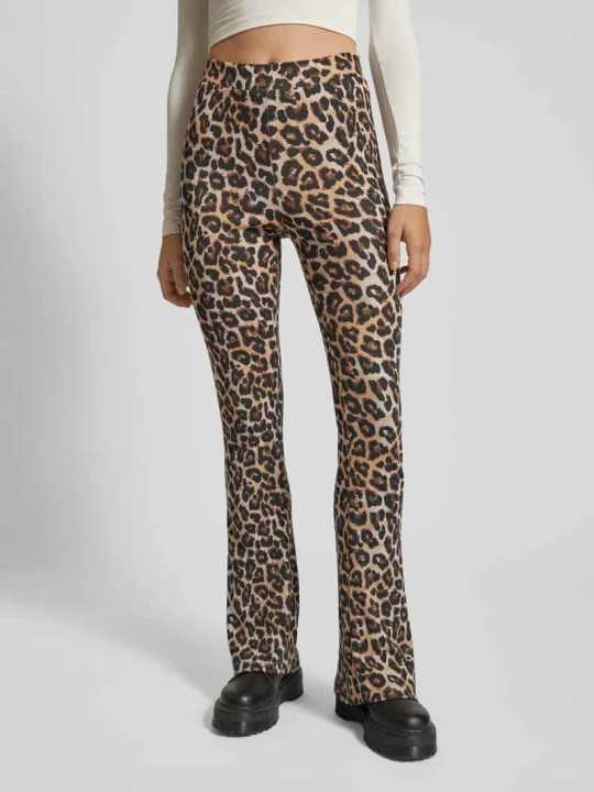 Zdjęcie produktu Spodnie materiałowe o rozkloszowanym kroju ze zwierzęcym nadrukiem model ‘PASA’ Noisy May Czarny