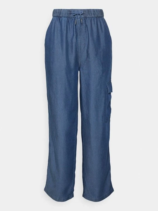 Zdjęcie produktu Spodnie materiałowe Pepe Jeans jasnoniebieski