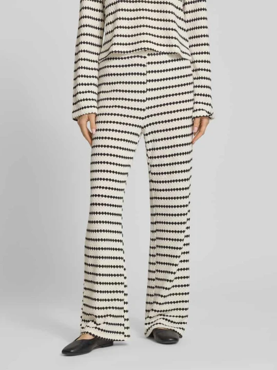 Zdjęcie produktu Spodnie materiałowe w kroju loose fit z domieszką bawełny model 'EVA LIFE' Only Écru