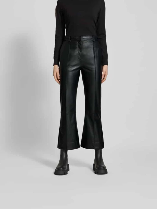 Zdjęcie produktu Spodnie materiałowe z imitacji skóry Victoria Beckham Czarny