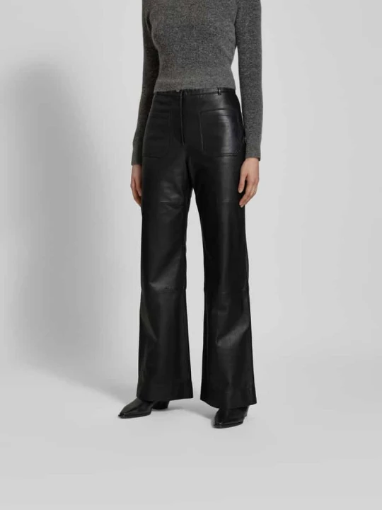 Zdjęcie produktu Spodnie materiałowe z imitacji skóry Victoria Beckham Czarny