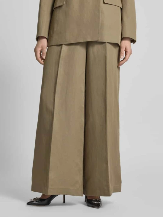 Zdjęcie produktu Spodnie materiałowe z szeroką nogawką w kant model ‘PIERA ANN’ IVY & OAK Khaki