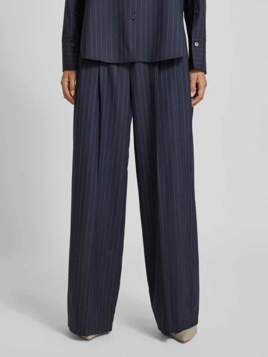 Zdjęcie produktu Spodnie materiałowe z wpuszczanymi kieszeniami w stylu francuskim Windsor Granatowy