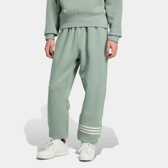 Zdjęcie produktu Spodnie Neuclassics adidas Originals zielony