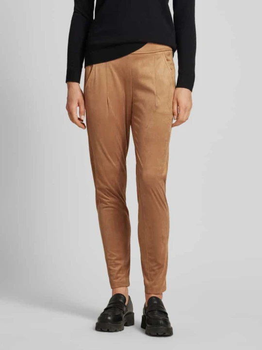 Zdjęcie produktu Spodnie o kroju slim fit z imitacji zamszu model ‘CANDICE’ RAFFAELLO ROSSI Camel