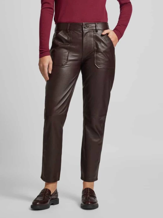 Zdjęcie produktu Spodnie o kroju tapered fit z imitacji skóry model ‘KELLY’ Ba&sh Ciemnobrązowy