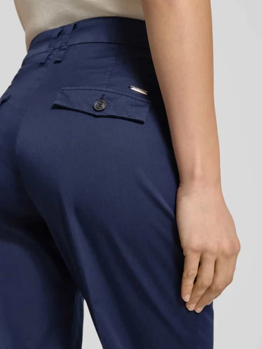 Zdjęcie produktu Spodnie o skróconym kroju model 'Mara S' BRAX Granatowy
