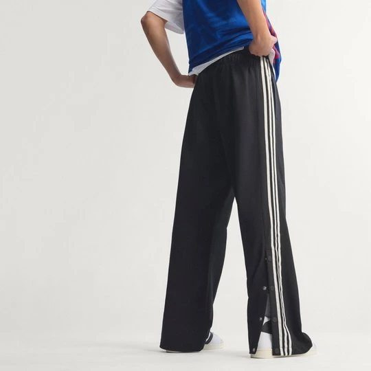 Zdjęcie produktu Spodnie Original Basketball Snap Adidas czarny