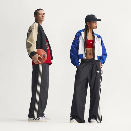 Zdjęcie produktu Spodnie Originals Basketball Windbreaker Adidas czarny