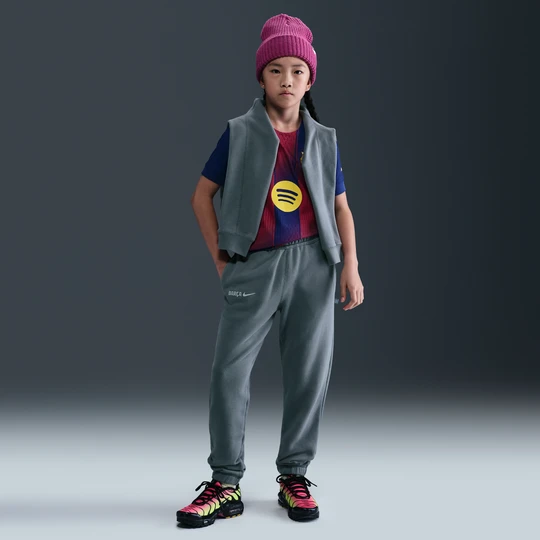 Zdjęcie produktu Spodnie piłkarskie Nike dla dużych dzieci FC Barcelona Air - Szary