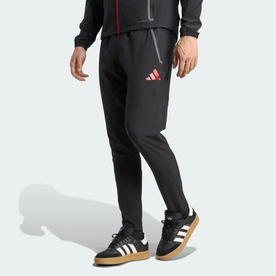 Zdjęcie produktu Spodnie podróżne Liverpool FC Tiro 25 Competition Vis Tech Adidas czarny