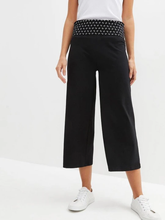 Zdjęcie produktu Spodnie shirtowe culotte z wygodnym paskiem, dł. do łydki BonPrix czarny