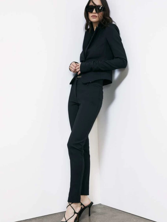 Zdjęcie produktu Spodnie slim fit Patrizia Pepe czarny