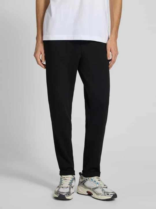 Zdjęcie produktu Jogpants o kroju relaxed fit z lekkim, fakturowanym wzorem model 'NEWKODYL' Only & Sons Czarny