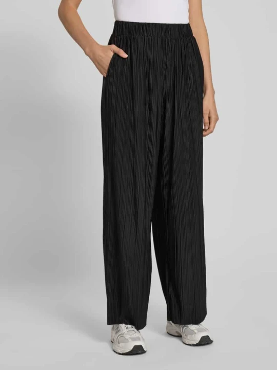 Zdjęcie produktu Spodnie szerokie o kroju regular fit z plisami model ‘FELLIE’ Selected Czarny