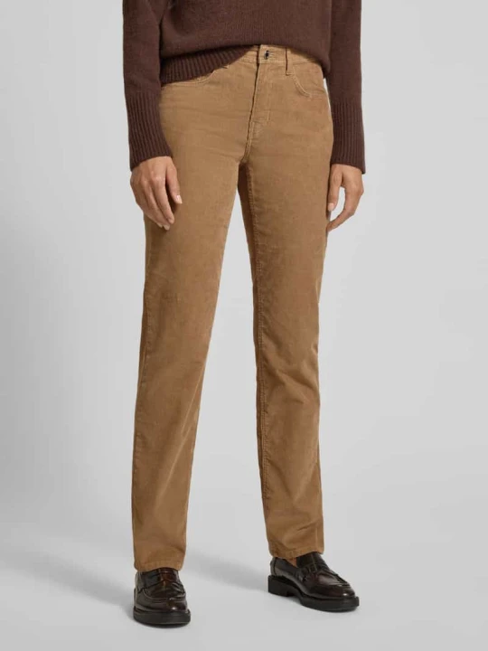 Zdjęcie produktu Spodnie sztruksowe o kroju slim fit z 5 kieszeniami model ‘Carola’ BRAX Camel