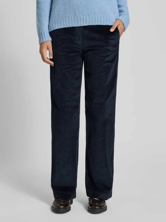 Zdjęcie produktu Spodnie sztruksowe o kroju slim fit z elastycznym pasem model ‘Pam Flared’ Raphaela By Brax Granatowy