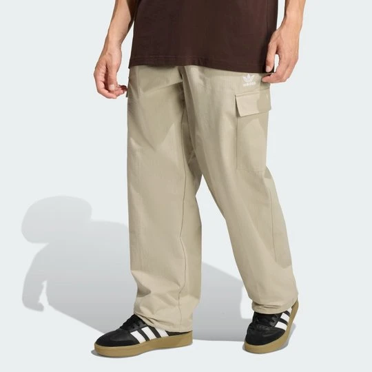 Zdjęcie produktu Spodnie Trefoil Essentials Woven Adidas