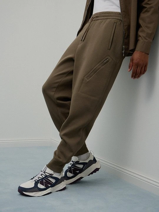 Zdjęcie produktu Spodnie treningowe Armani Exchange khaki