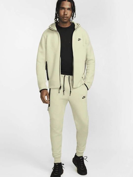 Zdjęcie produktu Spodnie treningowe Nike oliwkowy