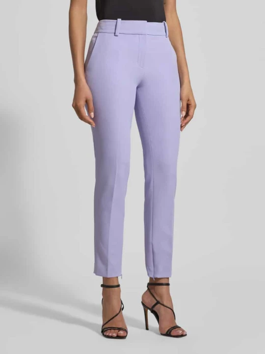 Zdjęcie produktu Spodnie o kroju slim fit, wąskie, z aplikacją z metką, model „HEDIMA-1” Hugo Jasnofioletowy