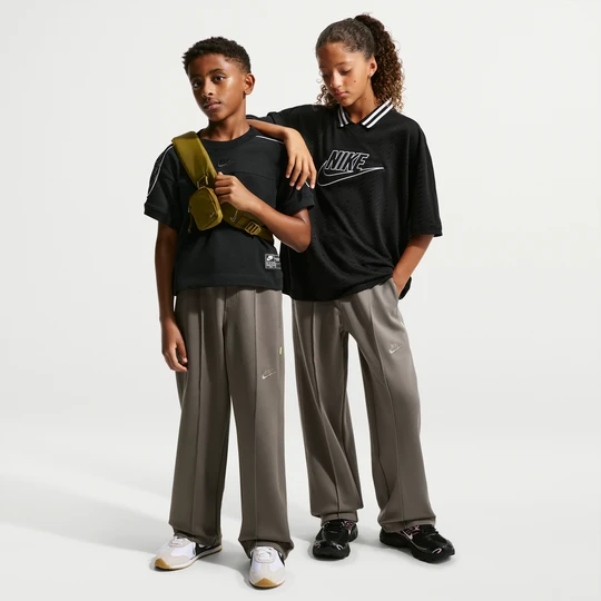 Zdjęcie produktu Spodnie z dzianiny dla dużych dzieci (chłopców) Nike Collection - Szary
